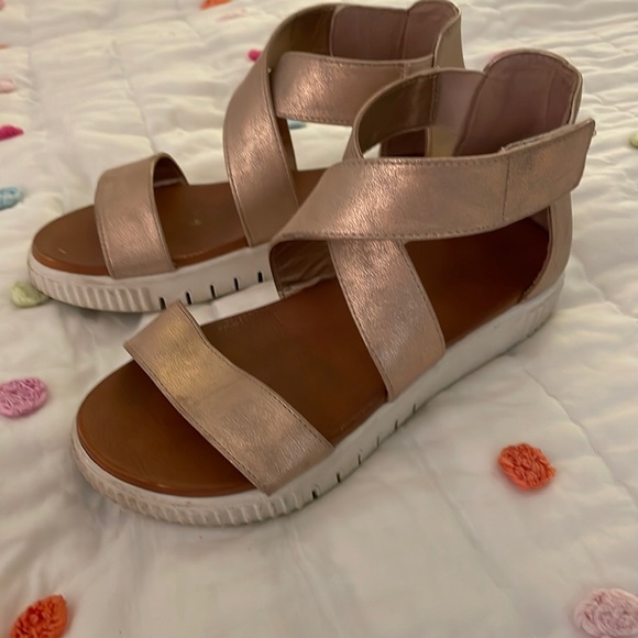 MIA Other - Girls rose gold velcro sandals.